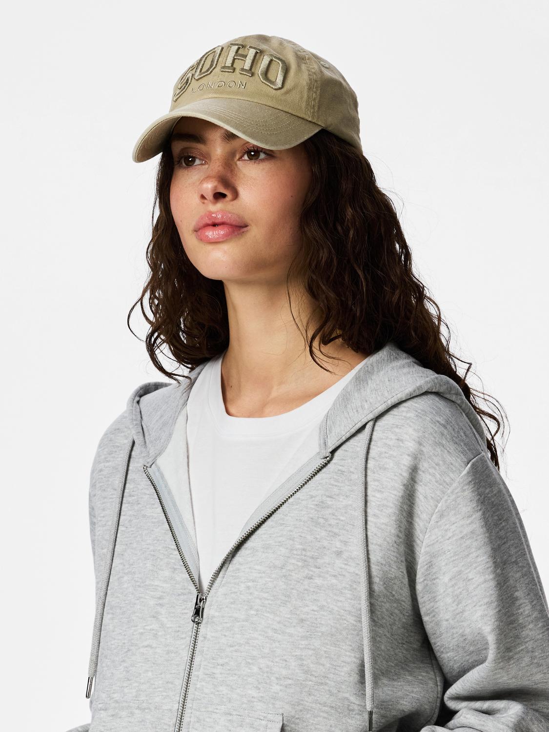 model_shot-front